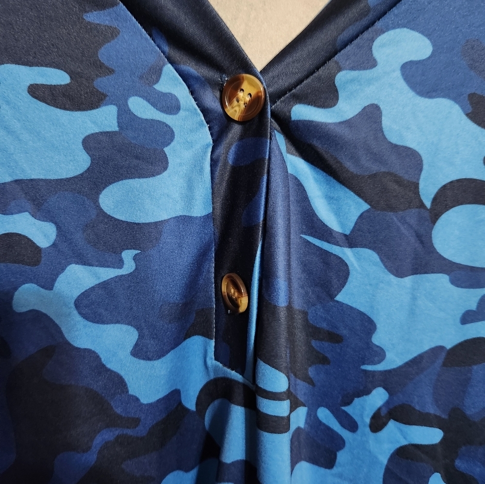 Nwot womens camo top - Picture 3 of 8